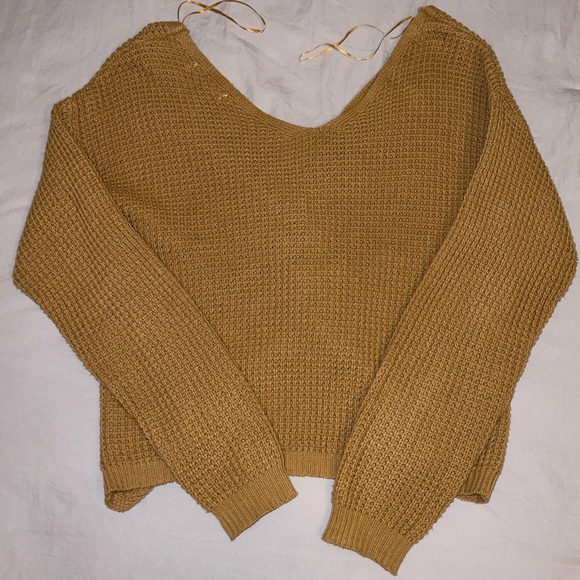 Super cute knot sweater - Picture 3 of 15